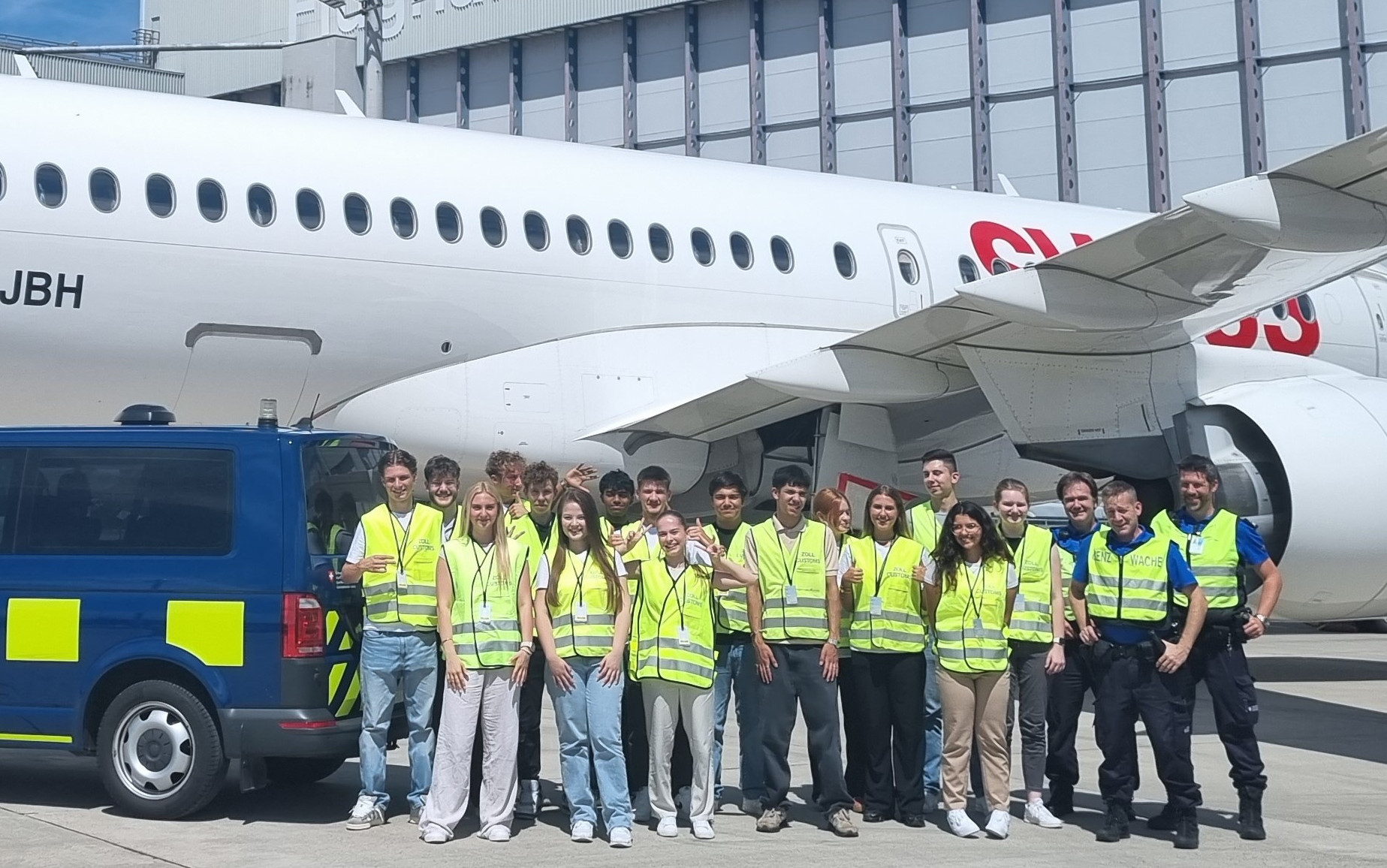 Besuch der Lernenden am Flughafen in Zürich