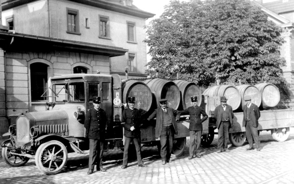Dédouanement de vin au passage frontalier de Bâle-Lysbüchel vers 1915