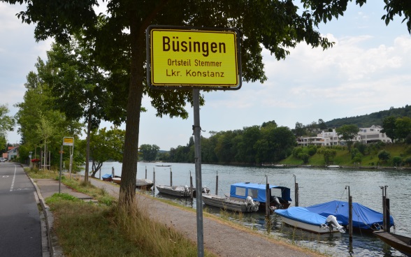 Ortsschild Buesingen